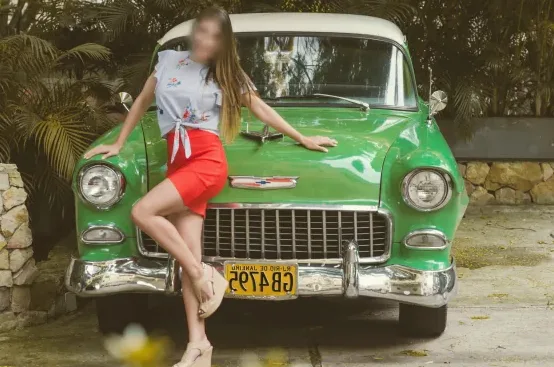 Annika, 32
