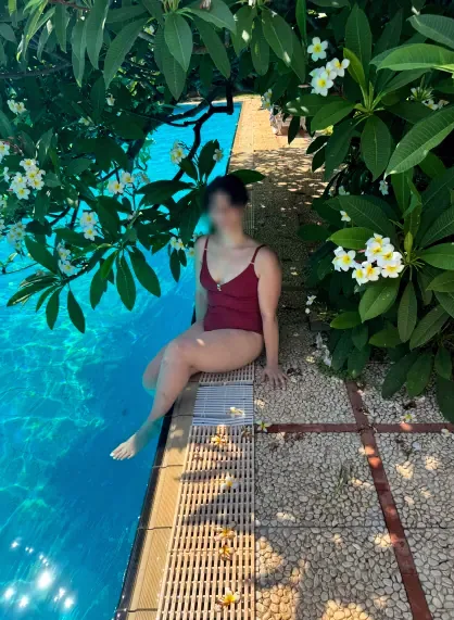 Christina, 33