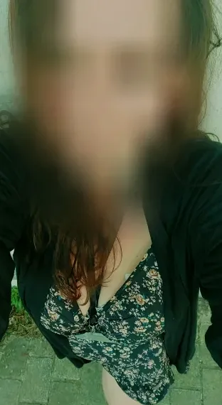 Claudia, 30