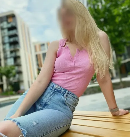 Greta, 37