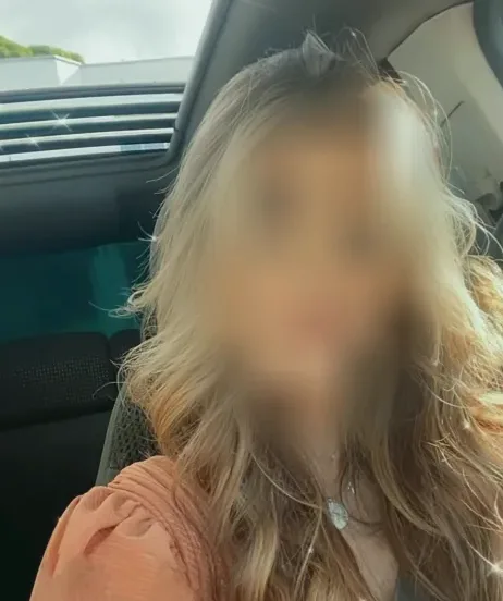 Isabell, 28