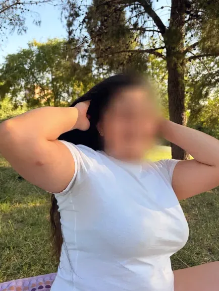 Jacqueline, 23