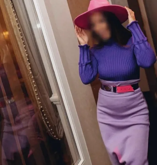 Julia, 35