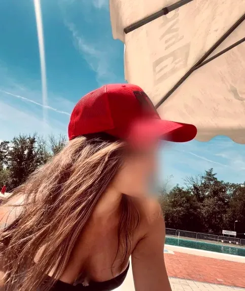 Lara, 32