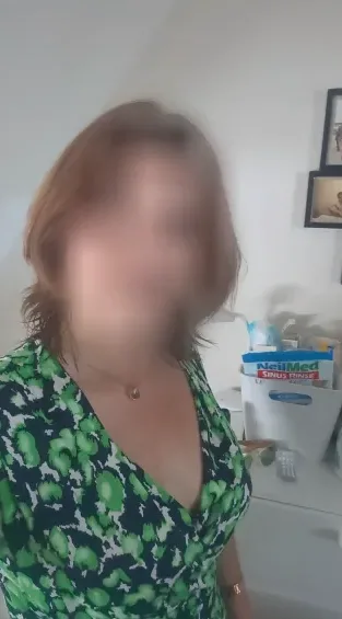 Lena, 33
