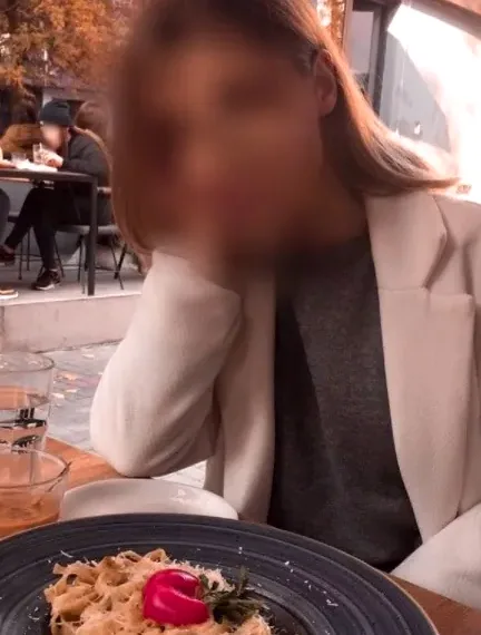 Leonie, 37
