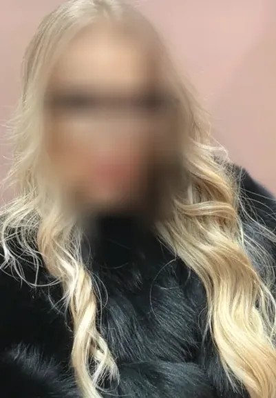 Lucia, 32