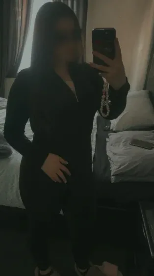 Maike, 25