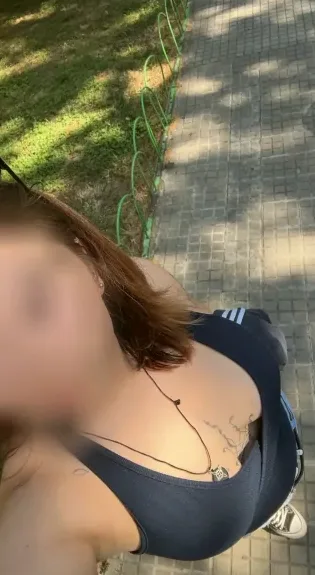 Manuela, 22