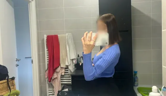 Nina, 21