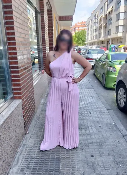 Nora, 39
