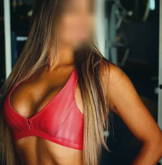 Sabrina, 30