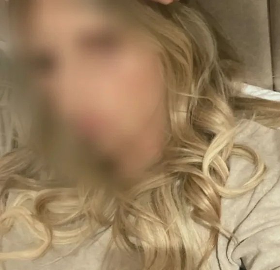 Viktoria, 28