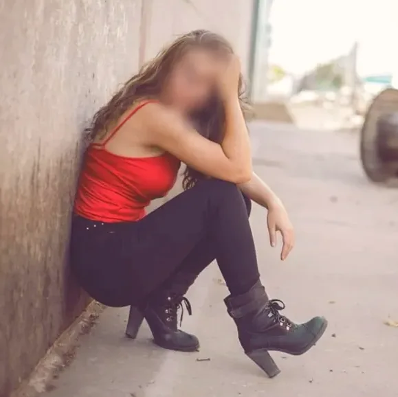 Viktoria, 37