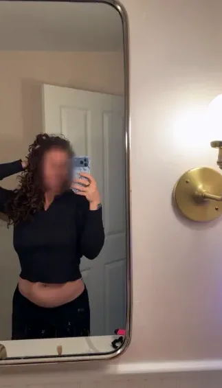 Vivien, 37